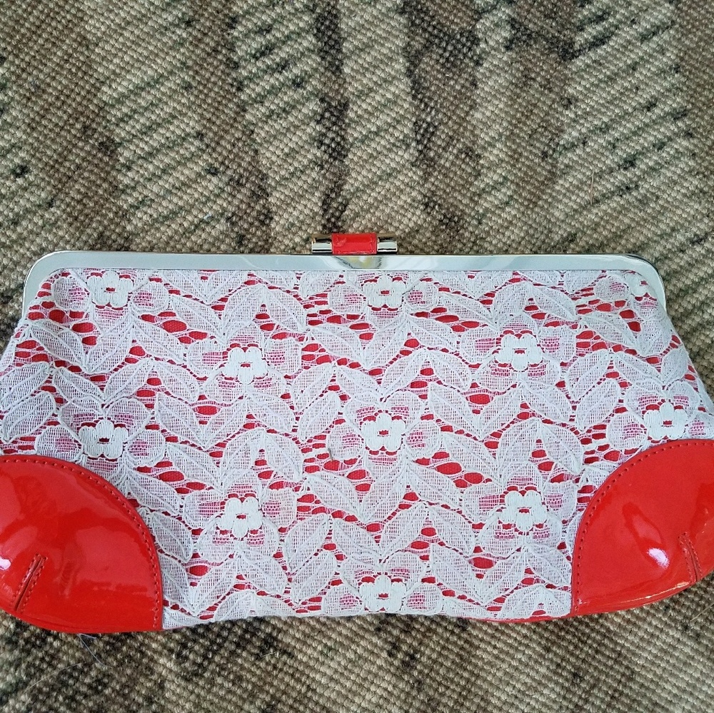 Bebe Clutch